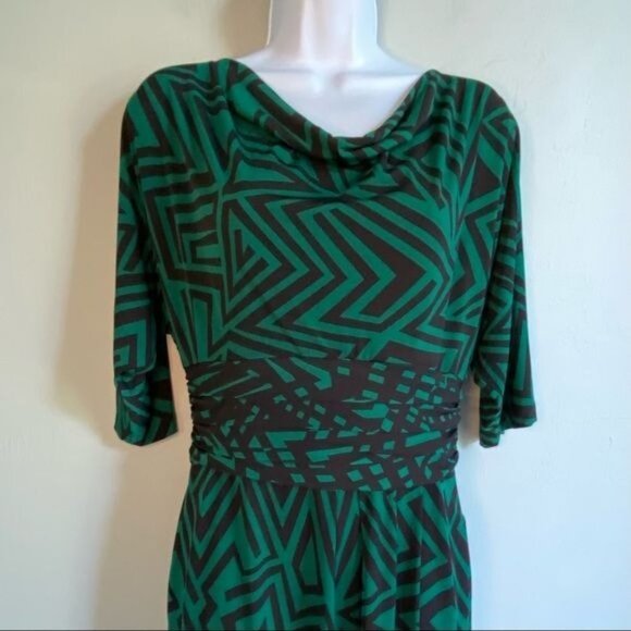 Just Taylor Black Green Dress with Pockets Size 8 - Picture 3 of 9